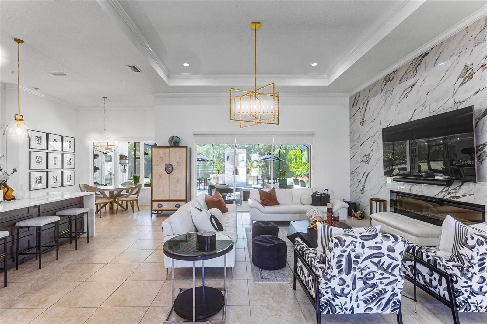 Image 11 of 91 For 215 Willow Oak Way