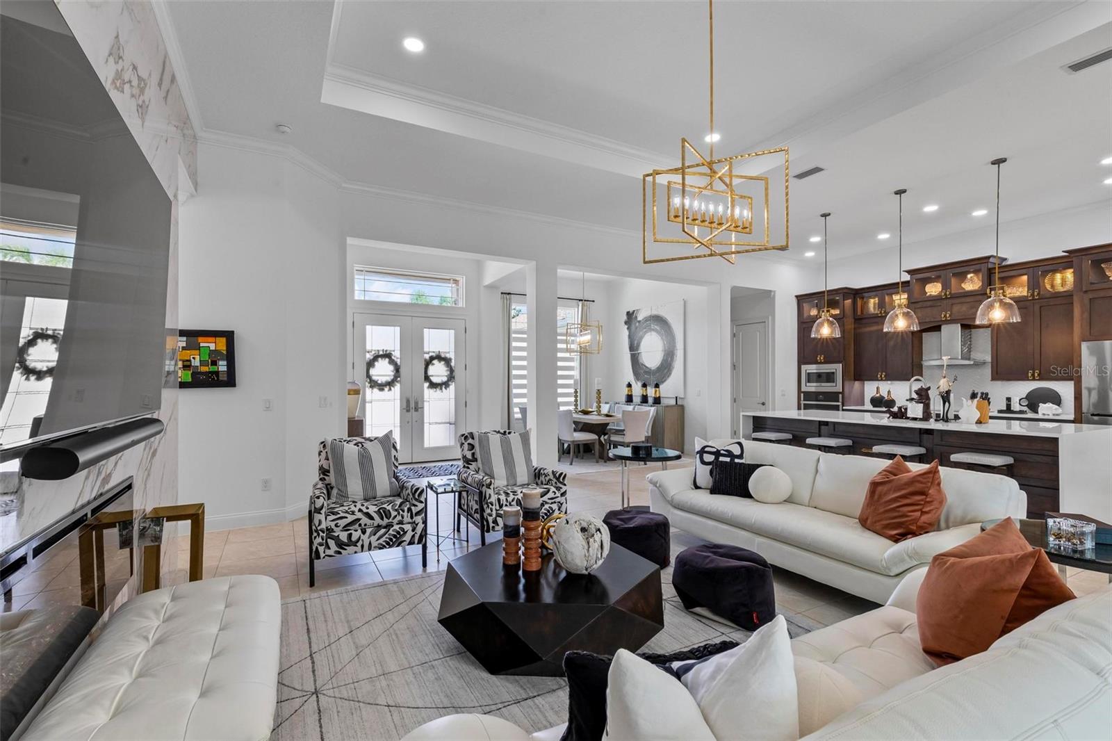 Image 15 of 91 For 215 Willow Oak Way