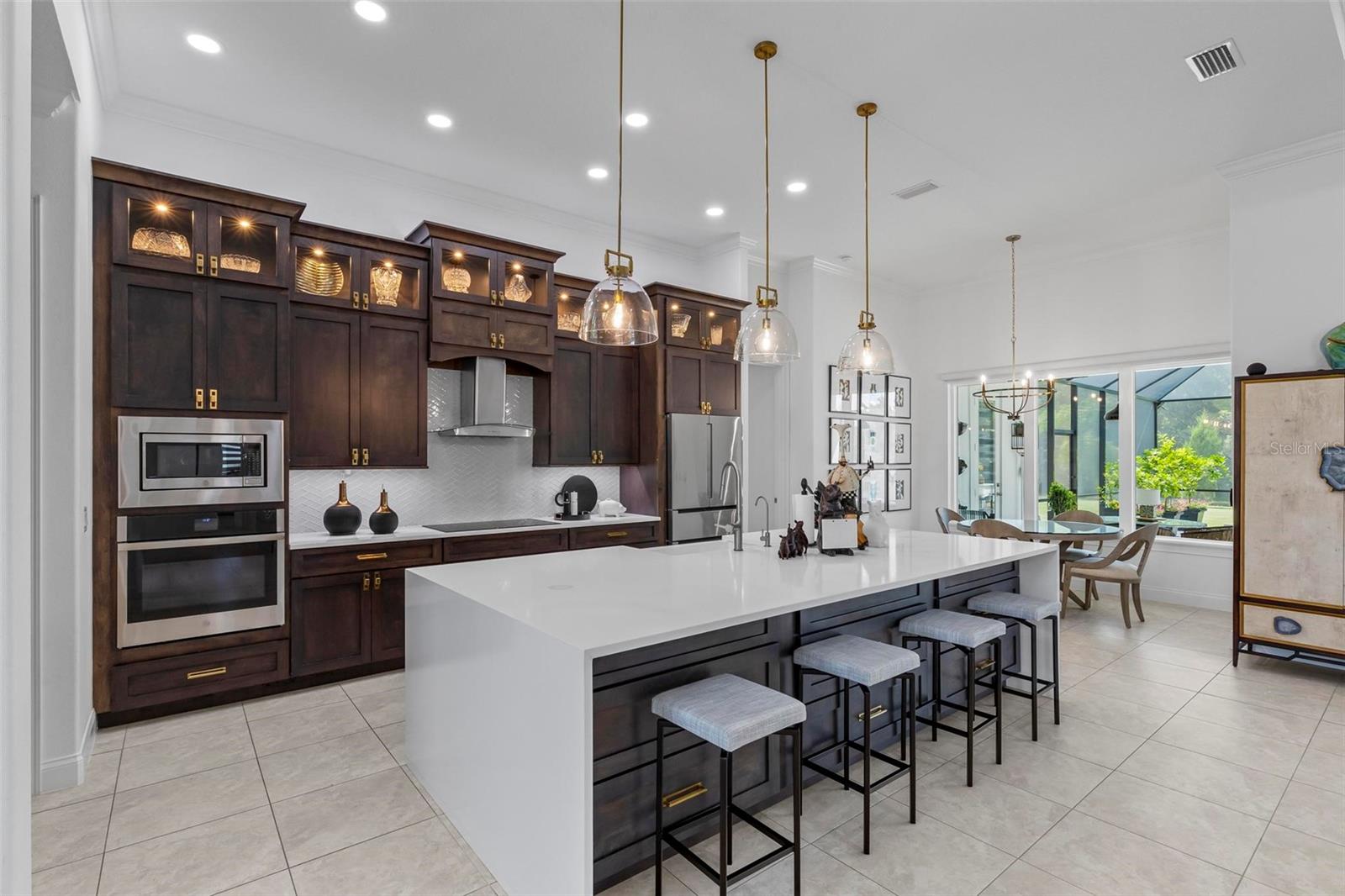 Image 19 of 91 For 215 Willow Oak Way