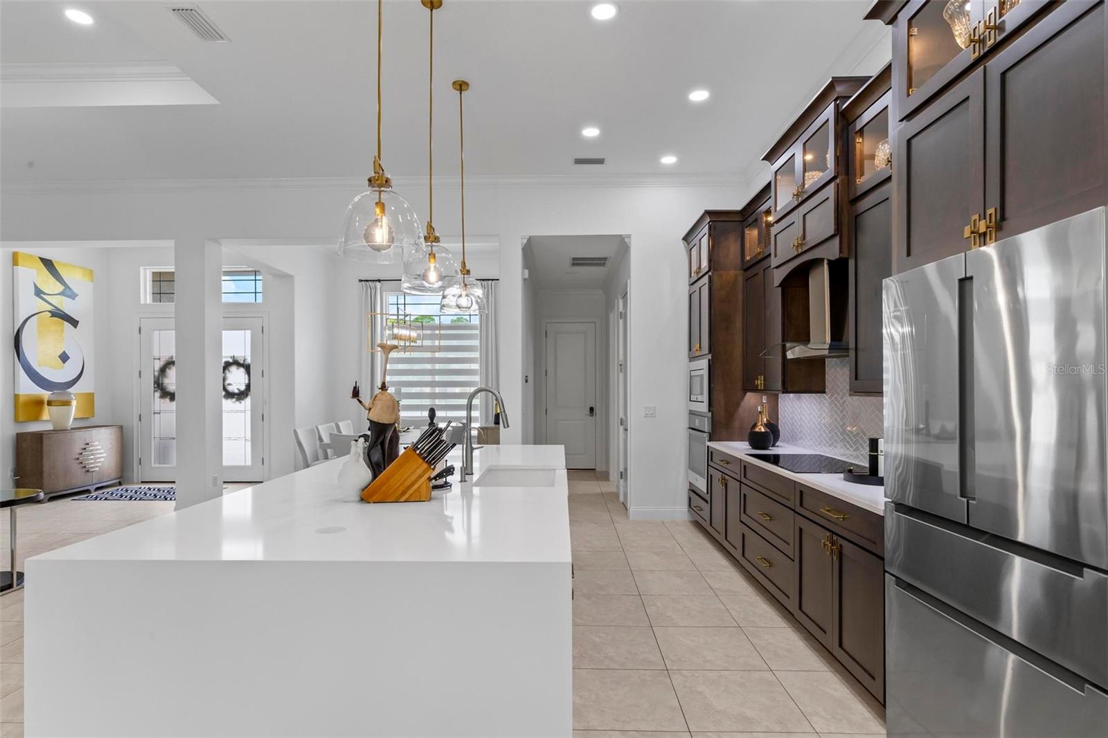 Image 20 of 91 For 215 Willow Oak Way