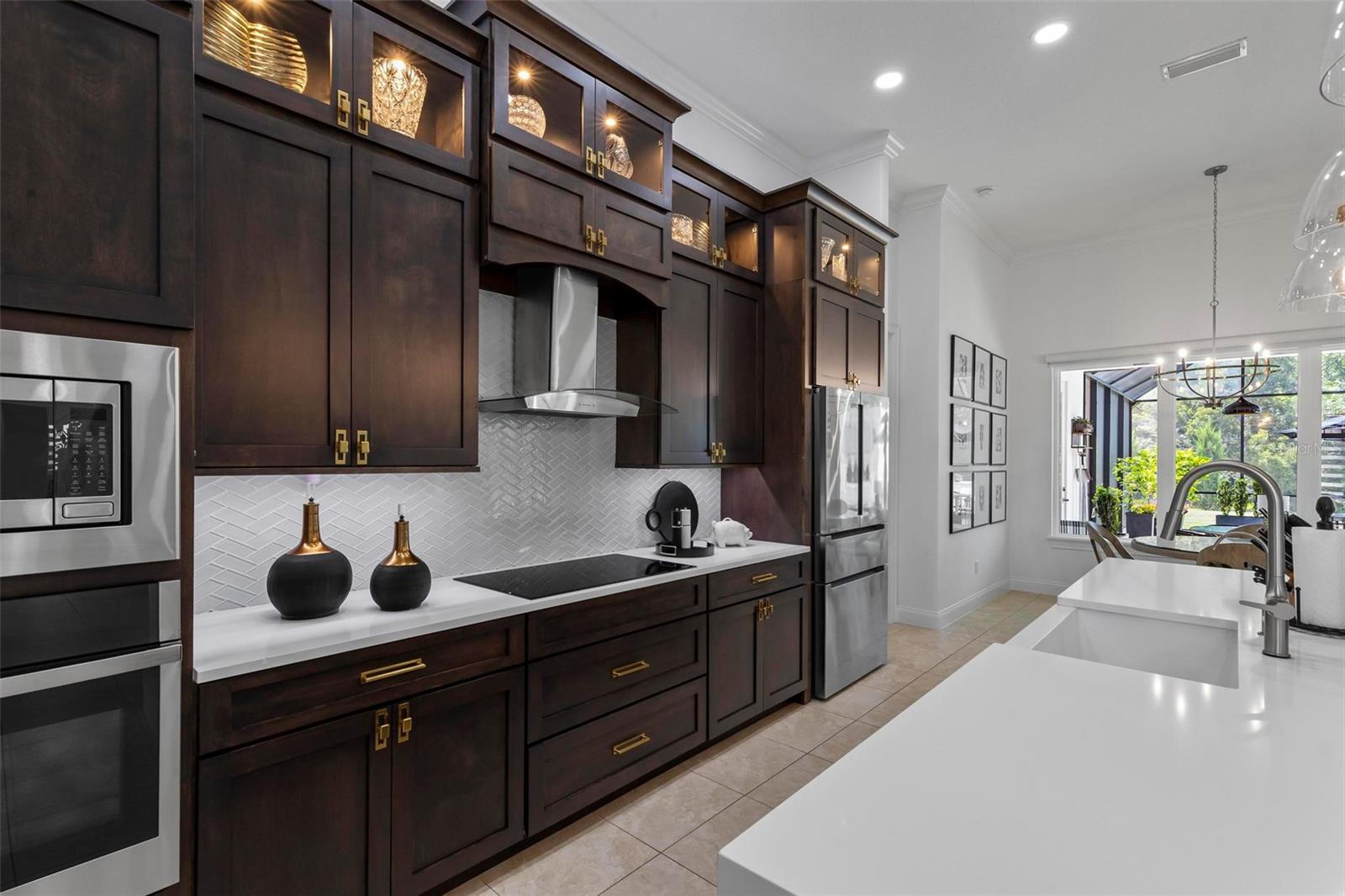 Image 21 of 91 For 215 Willow Oak Way