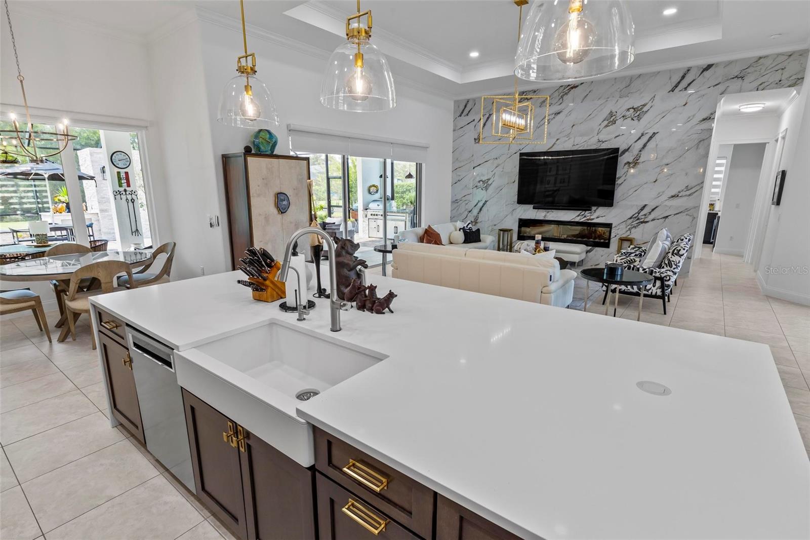 Image 23 of 91 For 215 Willow Oak Way