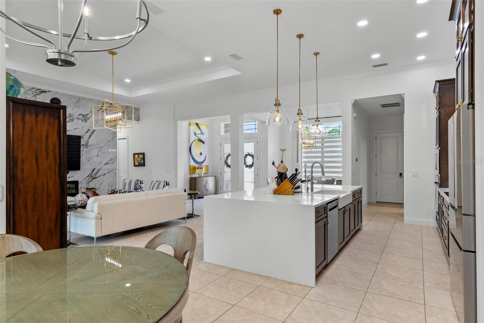 Image 26 of 91 For 215 Willow Oak Way