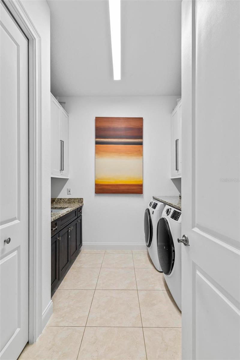 Image 27 of 91 For 215 Willow Oak Way
