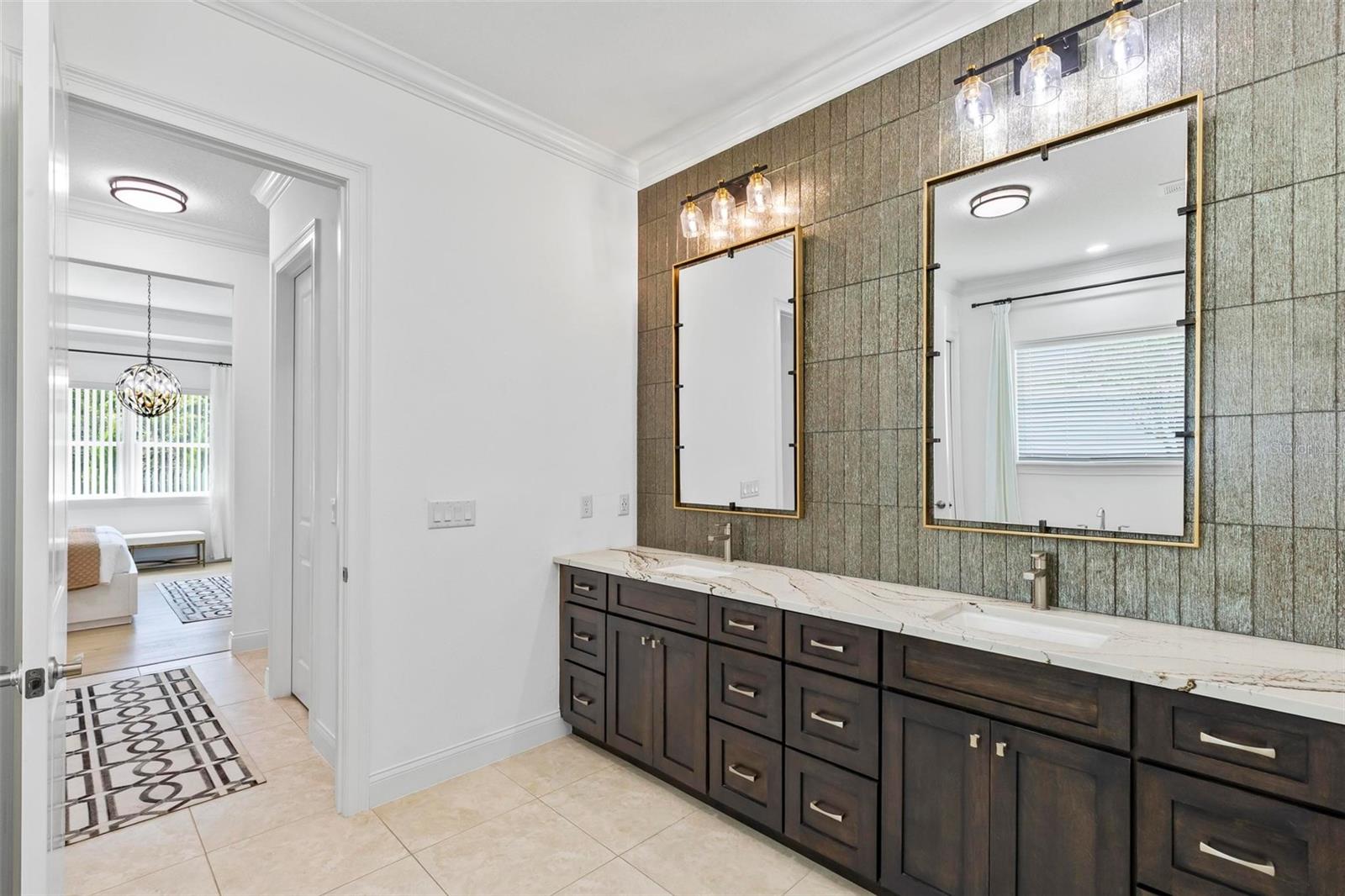 Image 32 of 91 For 215 Willow Oak Way