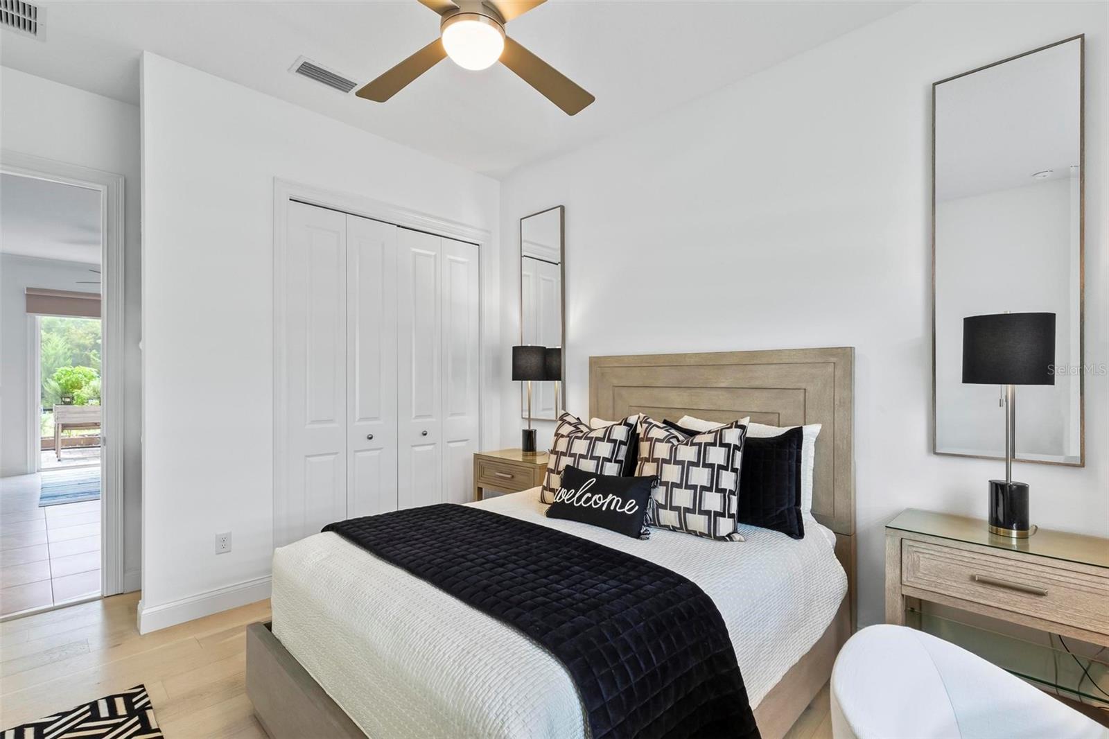 Image 37 of 91 For 215 Willow Oak Way