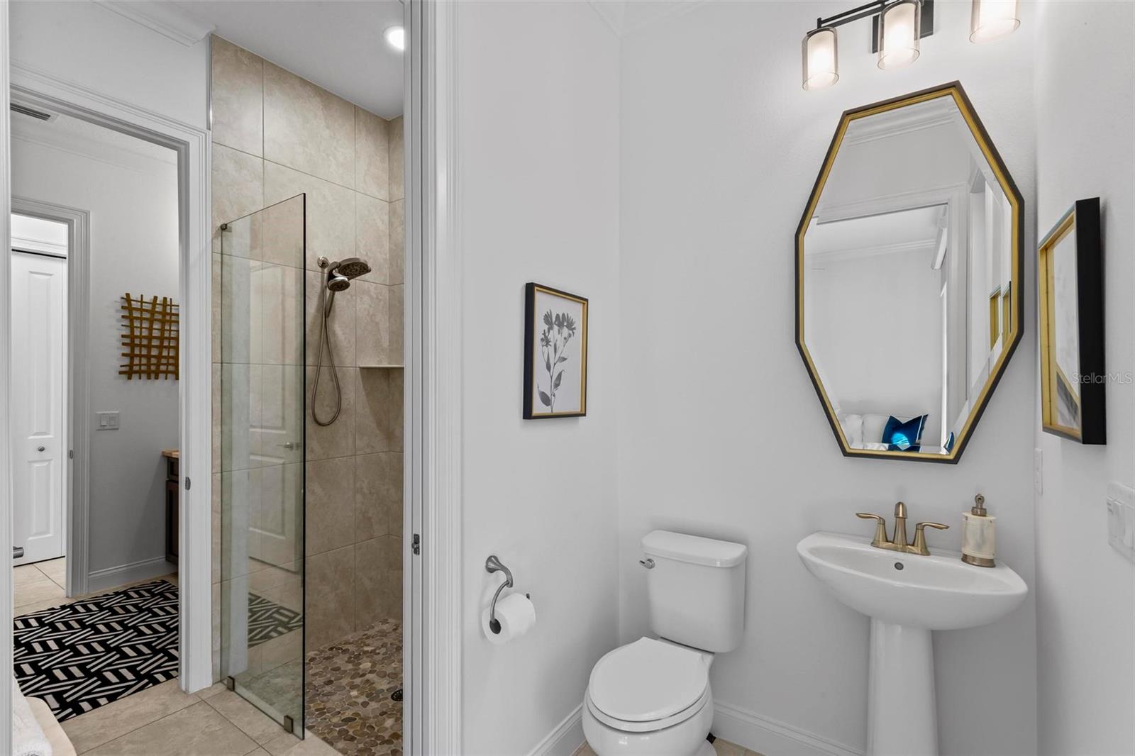 Image 42 of 91 For 215 Willow Oak Way