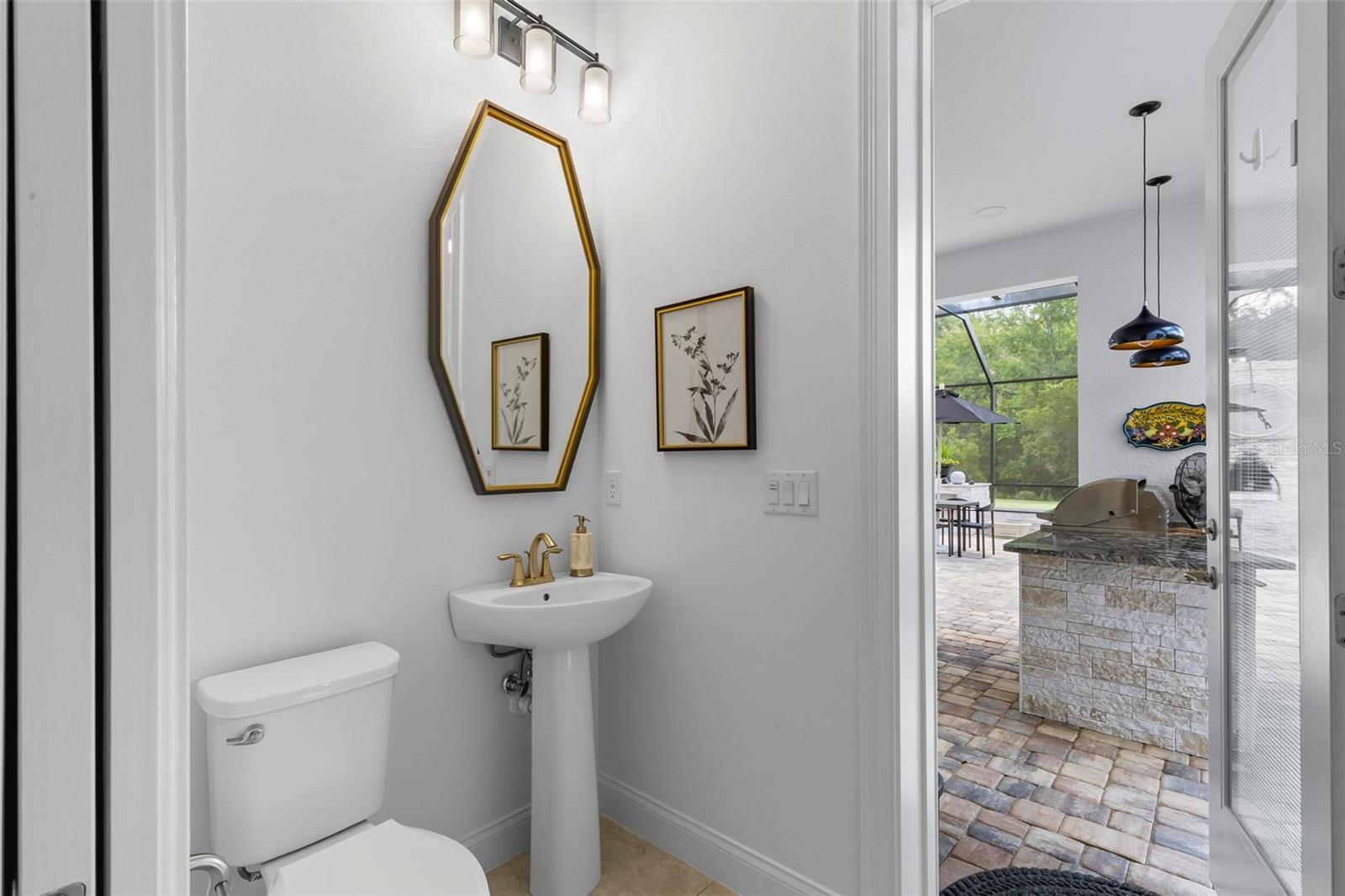 Image 44 of 91 For 215 Willow Oak Way