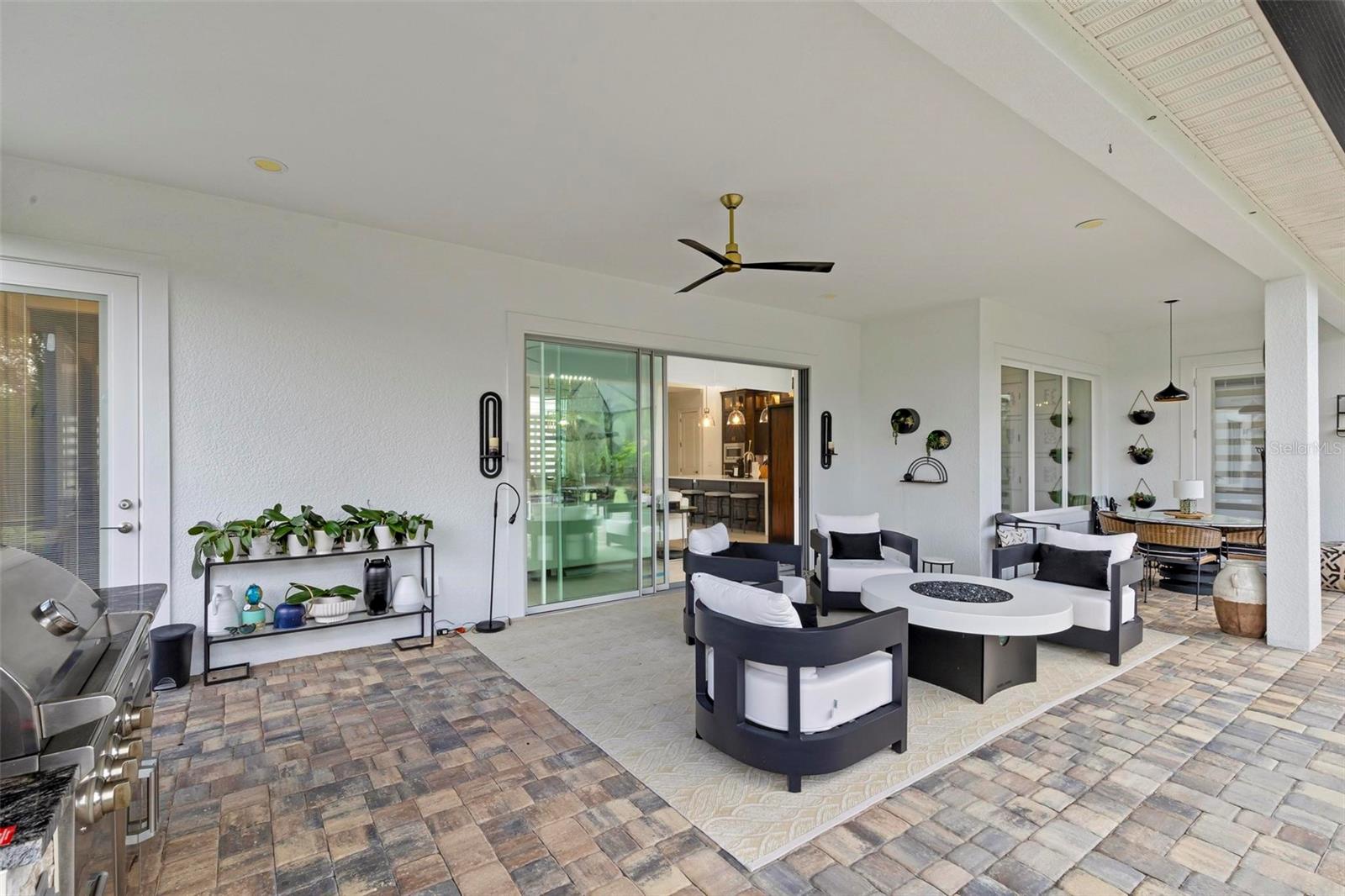 Image 51 of 91 For 215 Willow Oak Way