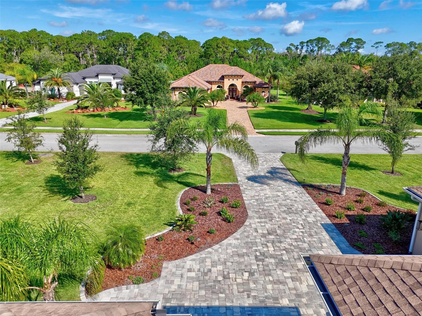 Image 6 of 91 For 215 Willow Oak Way