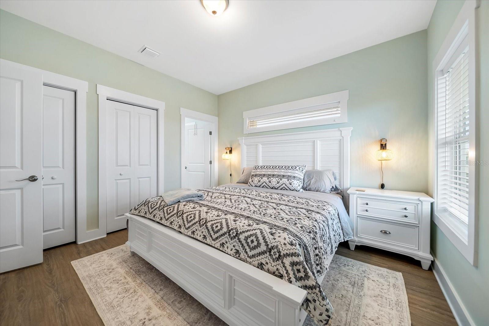 Image 14 of 30 For 613 23rd Street