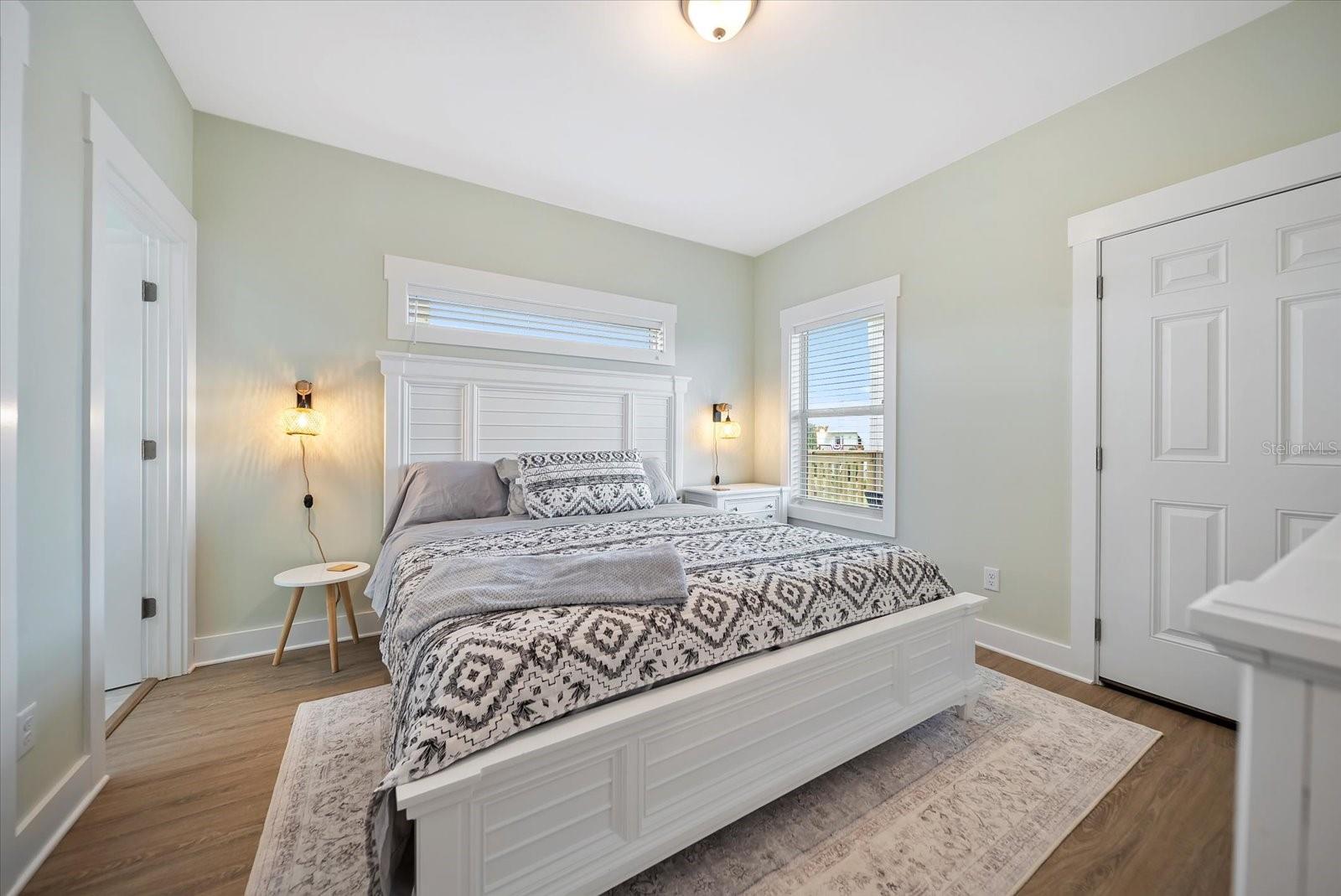 Image 15 of 30 For 613 23rd Street
