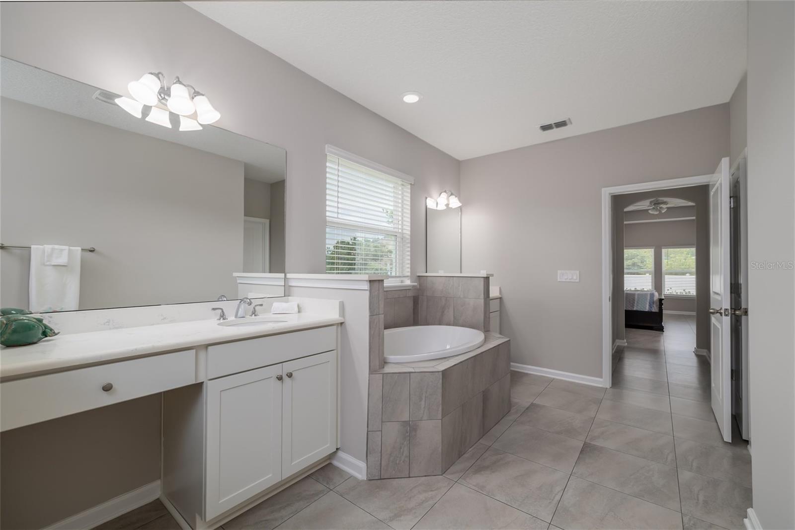 Image 21 of 41 For 32 Ashford Lakes Drive