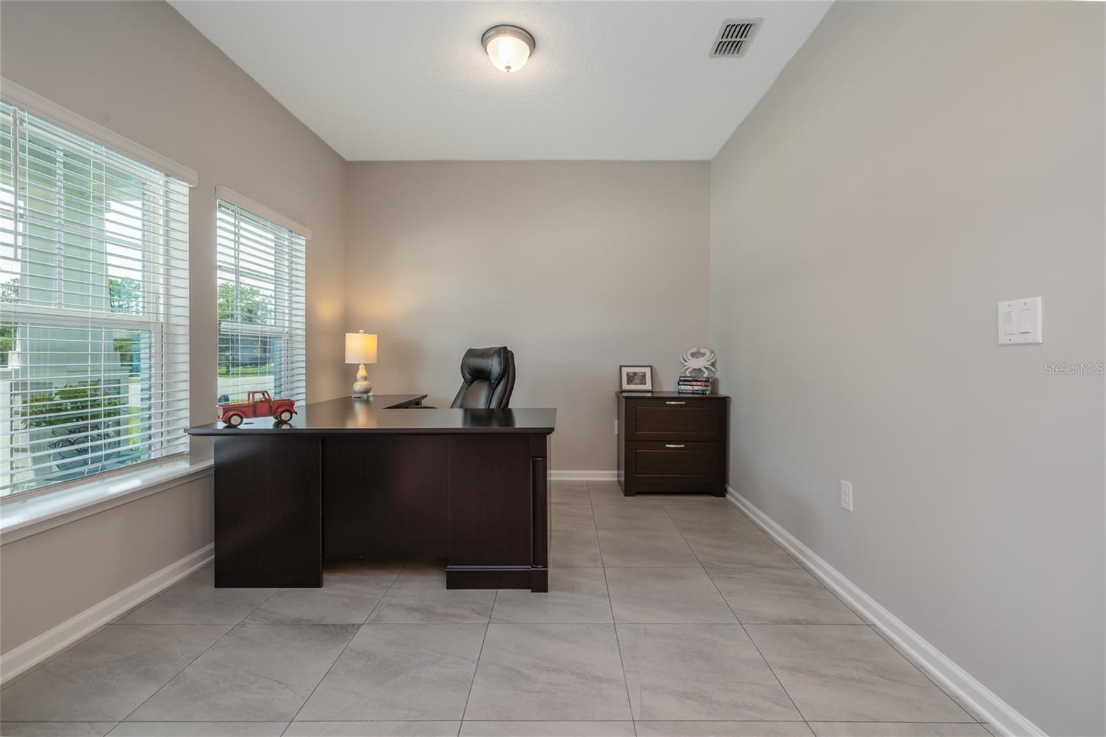 Image 23 of 41 For 32 Ashford Lakes Drive
