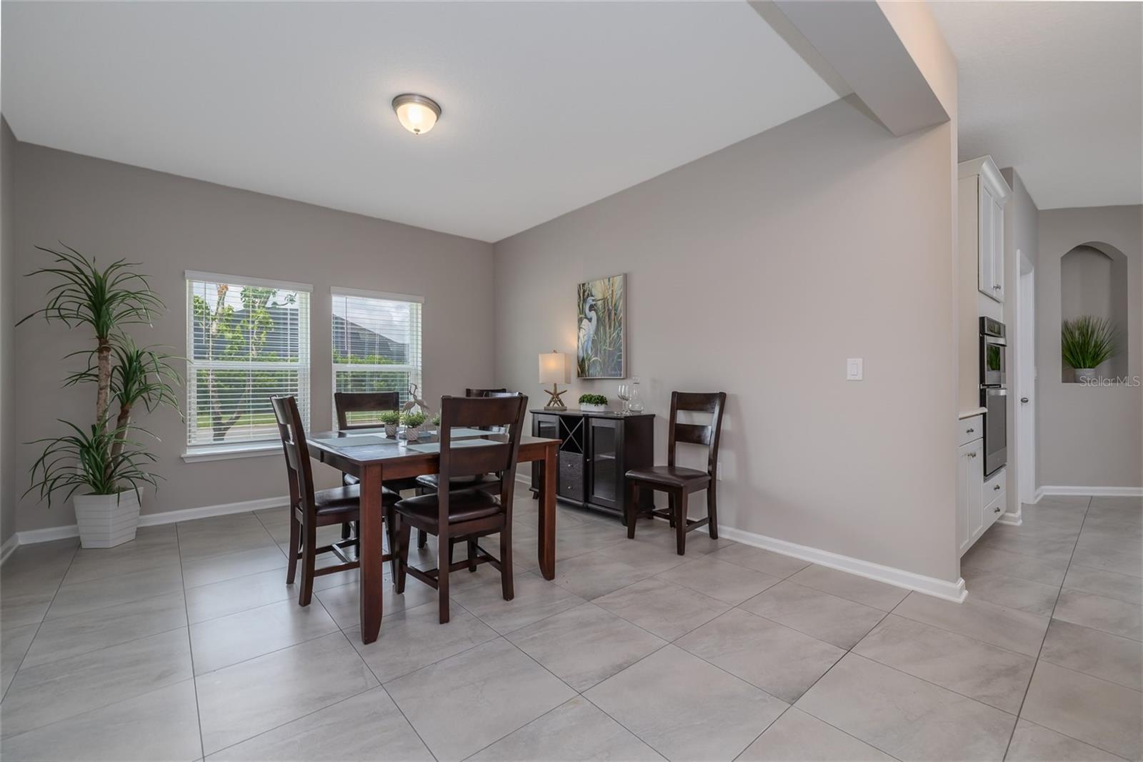 Image 6 of 41 For 32 Ashford Lakes Drive