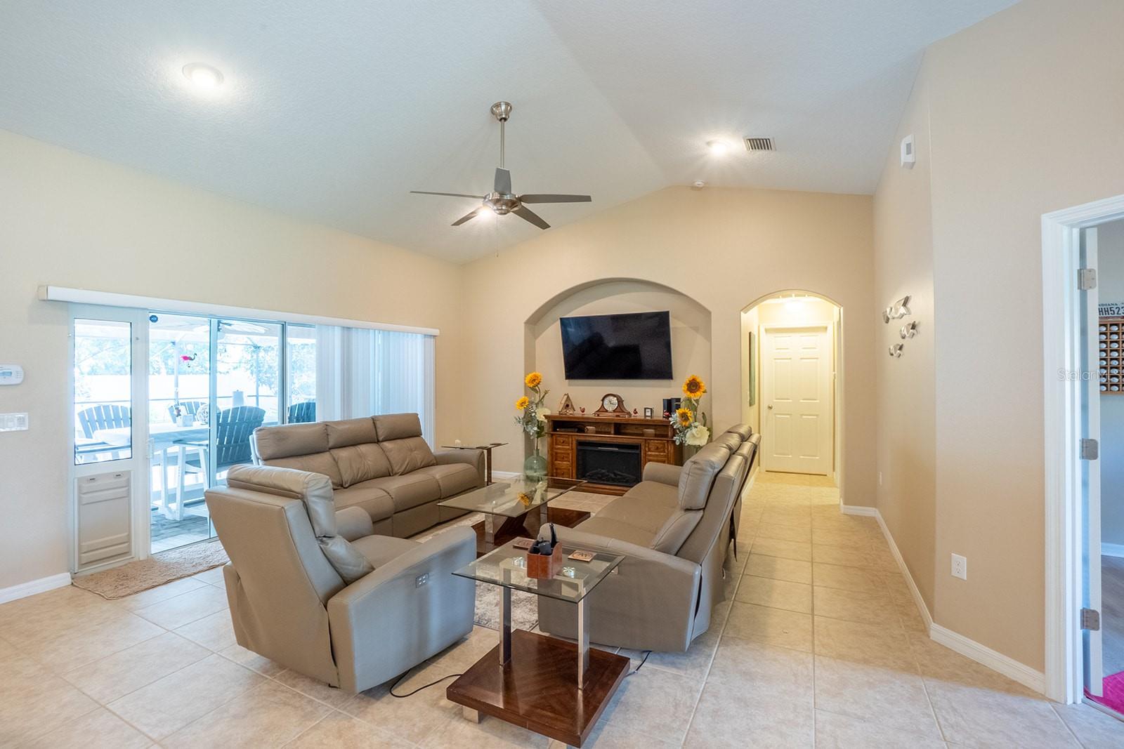 Image 11 of 51 For 9 Westrock Lane