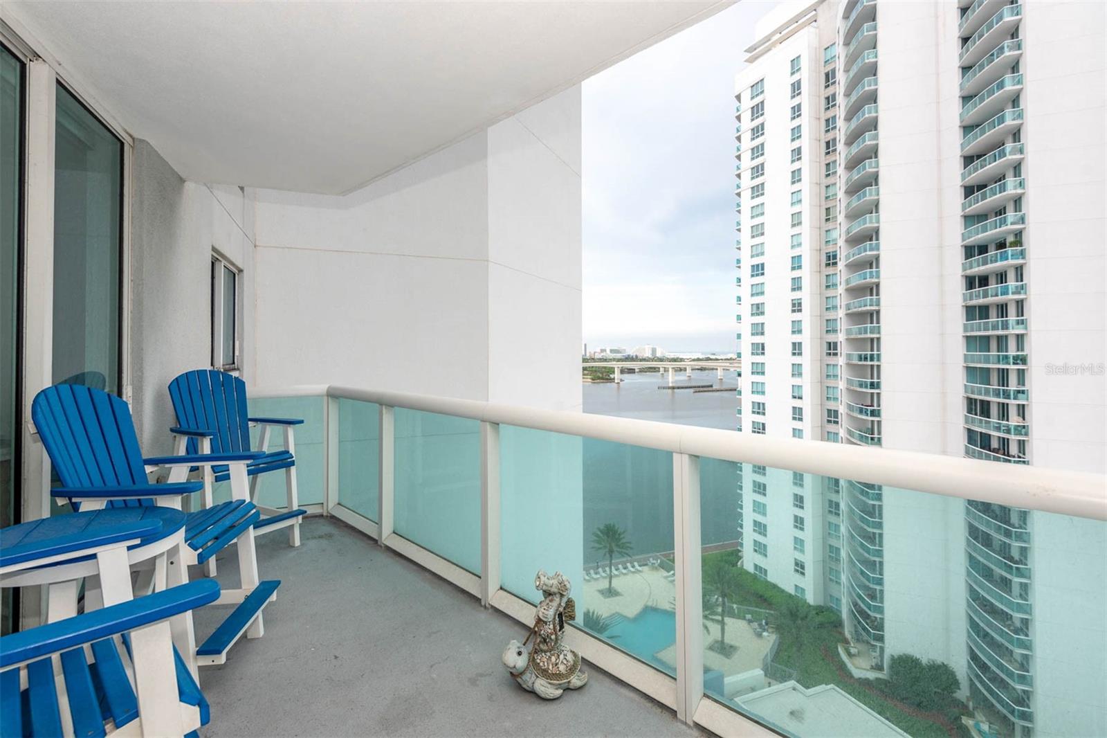 Image 12 of 44 For 241 Riverside Drive 1209
