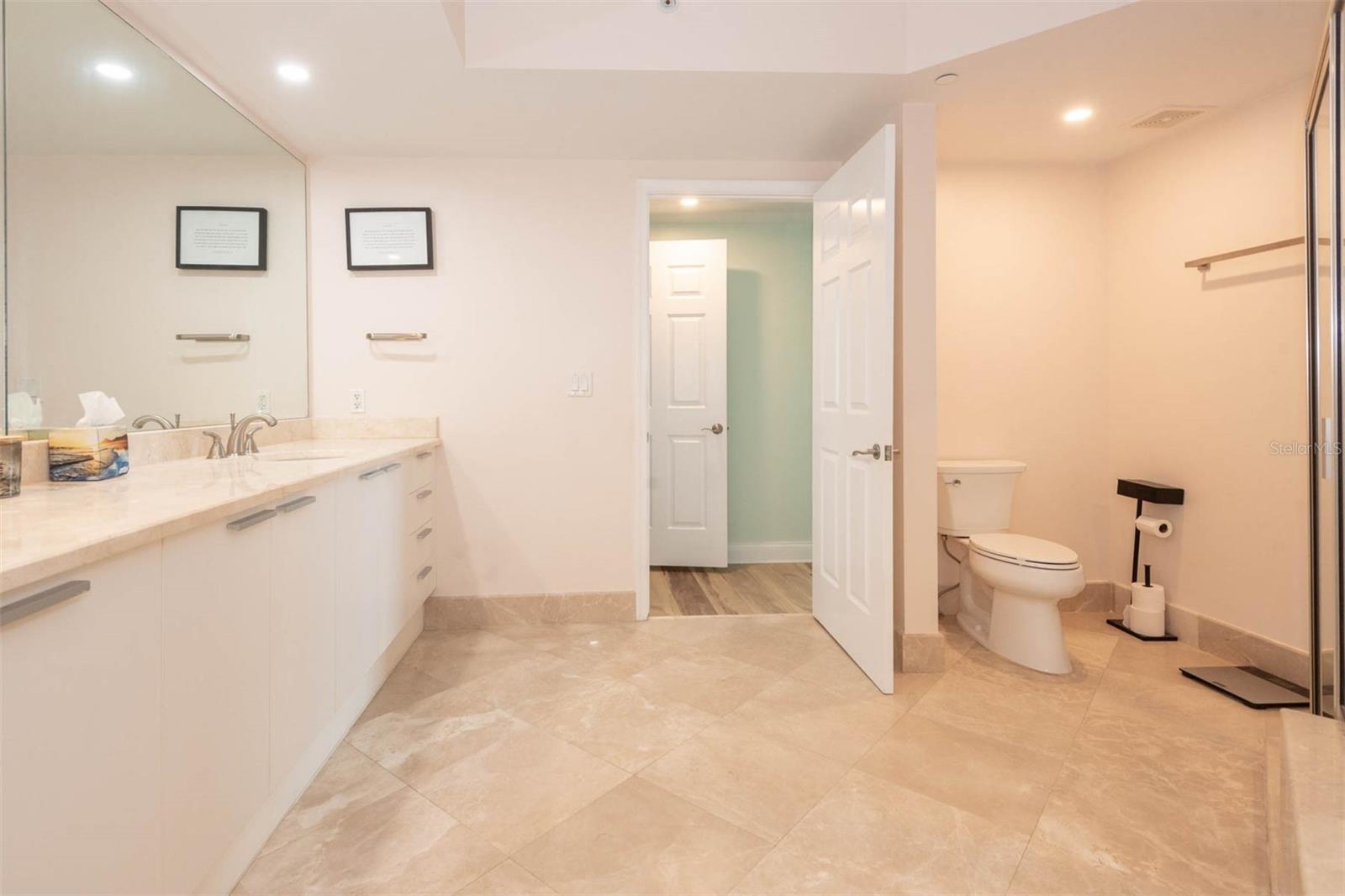 Image 17 of 44 For 241 Riverside Drive 1209