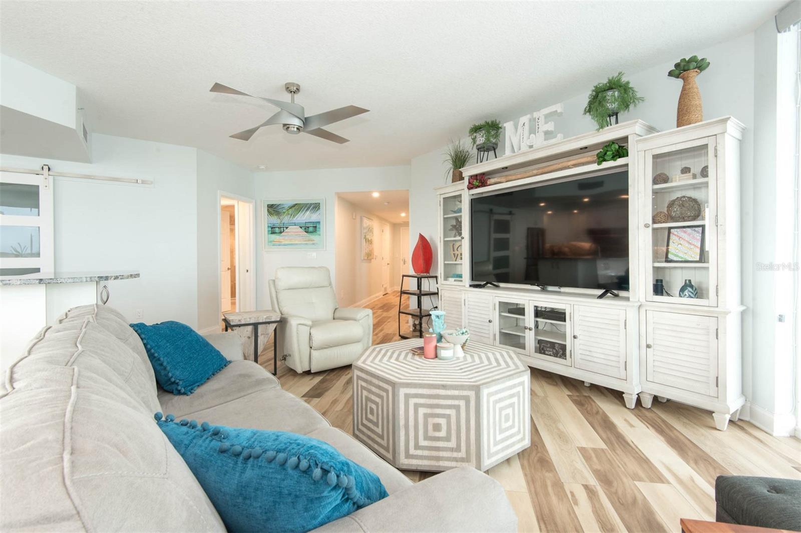 Image 6 of 44 For 241 Riverside Drive 1209