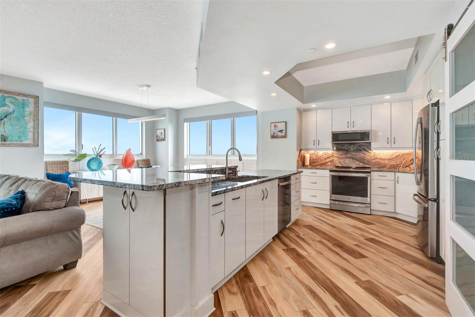 Image 8 of 44 For 241 Riverside Drive 1209