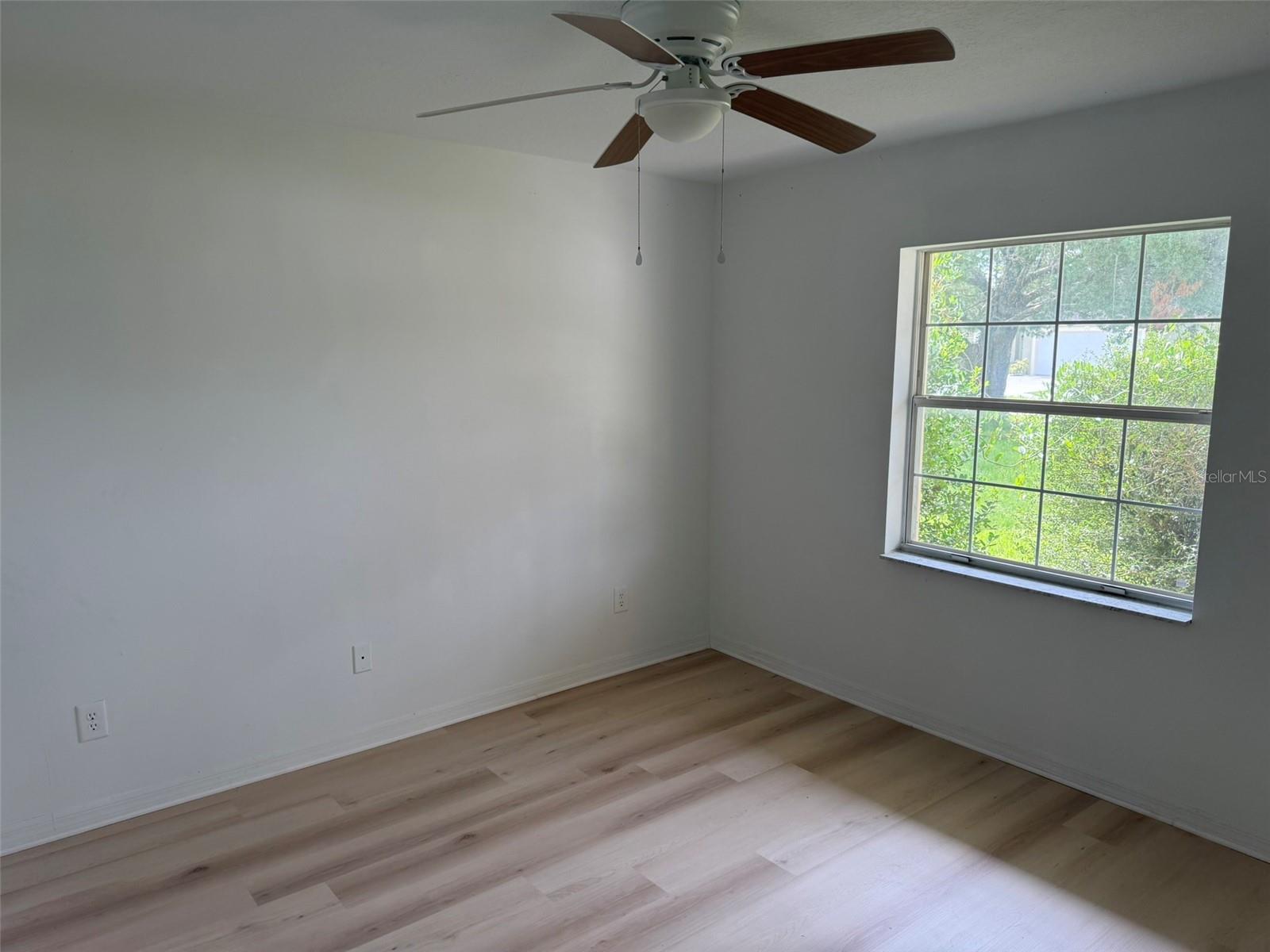 Image 10 of 21 For 6 Prince Manfred Place