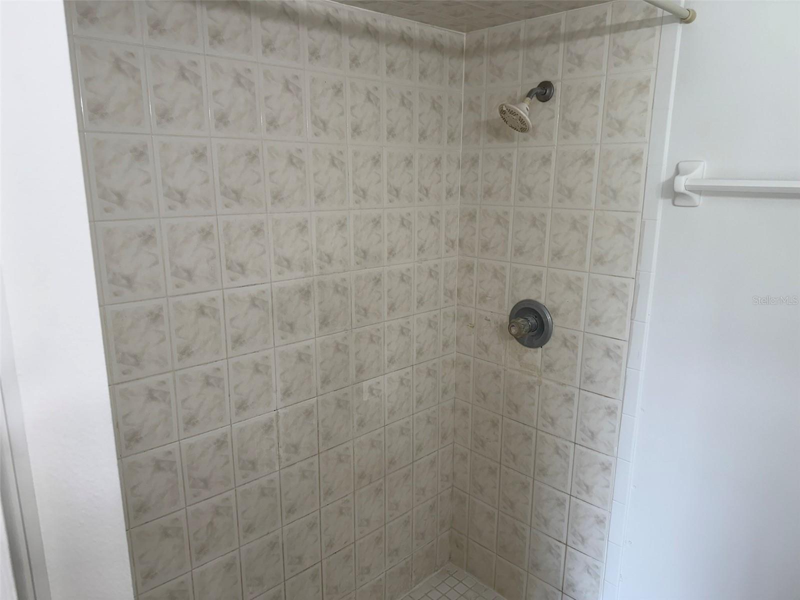Image 16 of 21 For 6 Prince Manfred Place
