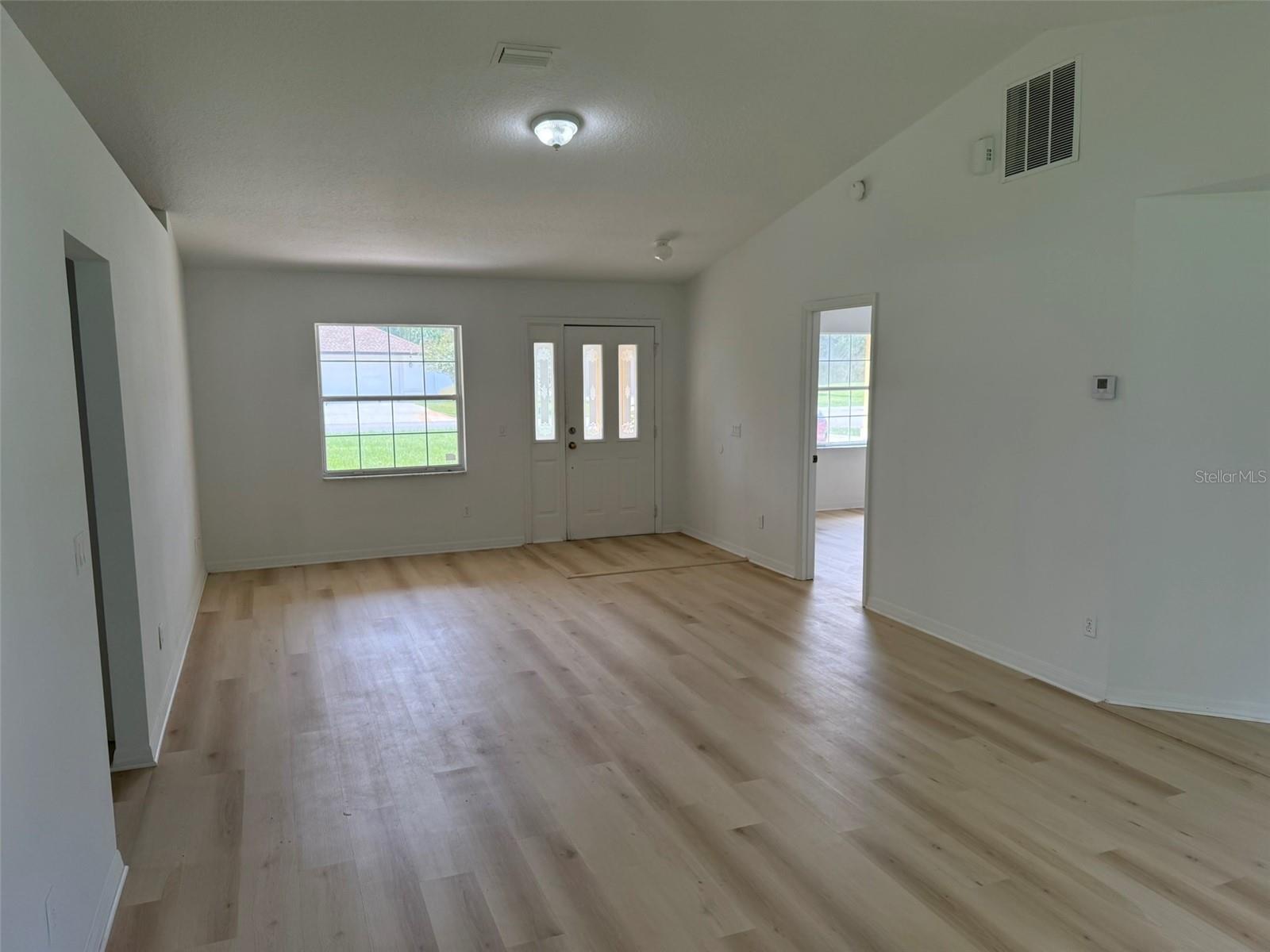 Image 4 of 21 For 6 Prince Manfred Place