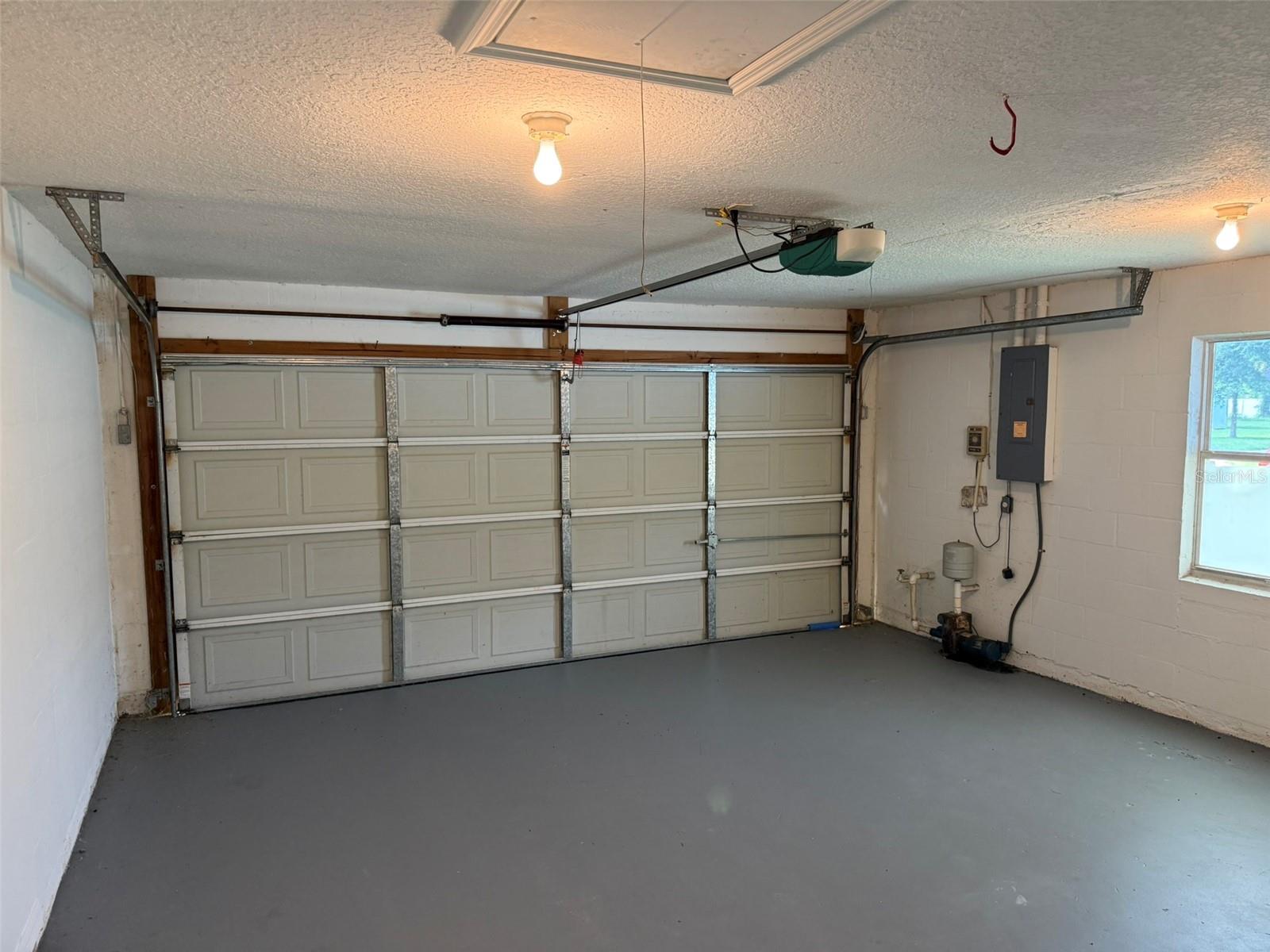 Image 9 of 21 For 6 Prince Manfred Place