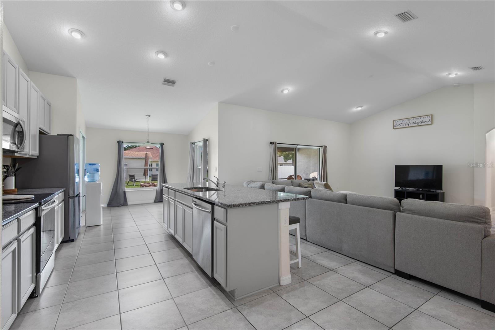 Image 10 of 40 For 1 Llanes Place