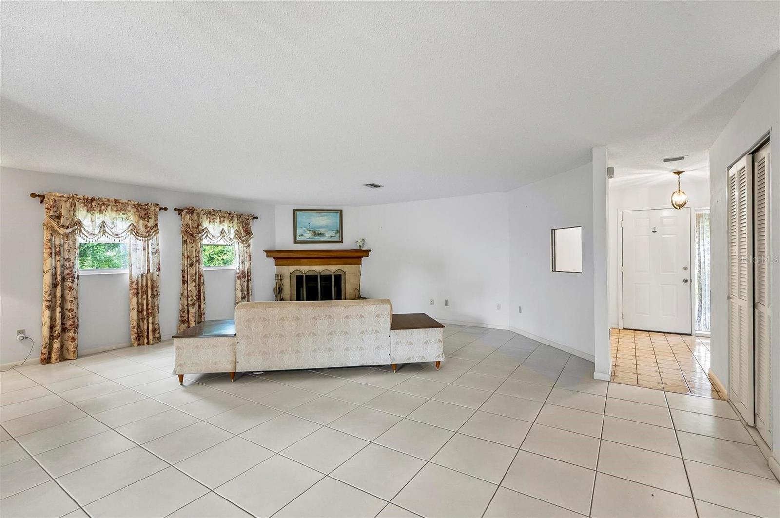 Image 4 of 25 For 130 Brunswick Lane