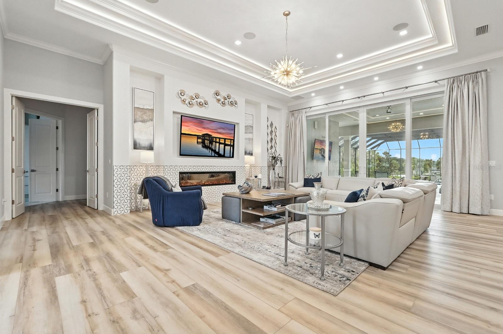 Image 7 of 90 For 8 Island Estates Parkway