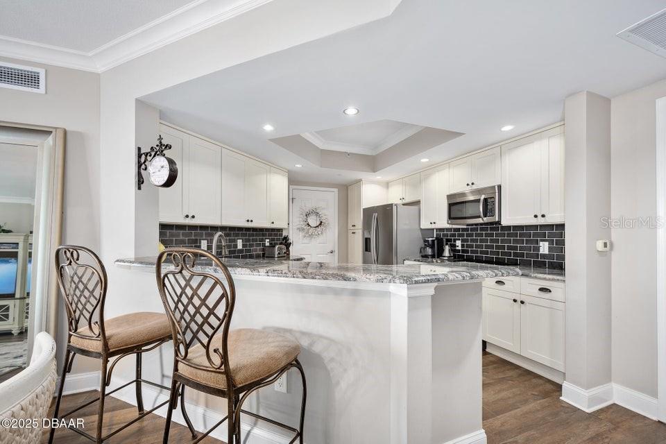 Image 16 of 54 For 231 Riverside Drive 1507-1