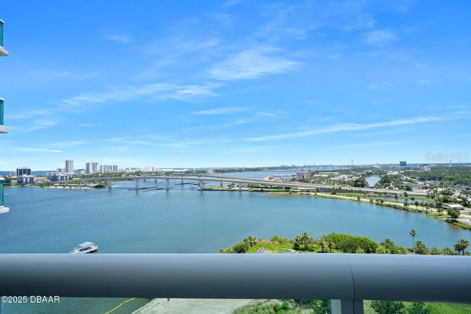 Image 36 of 54 For 231 Riverside Drive 1507-1