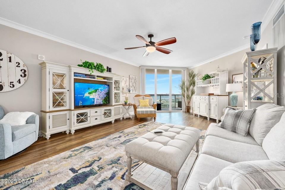 Image 9 of 54 For 231 Riverside Drive 1507-1