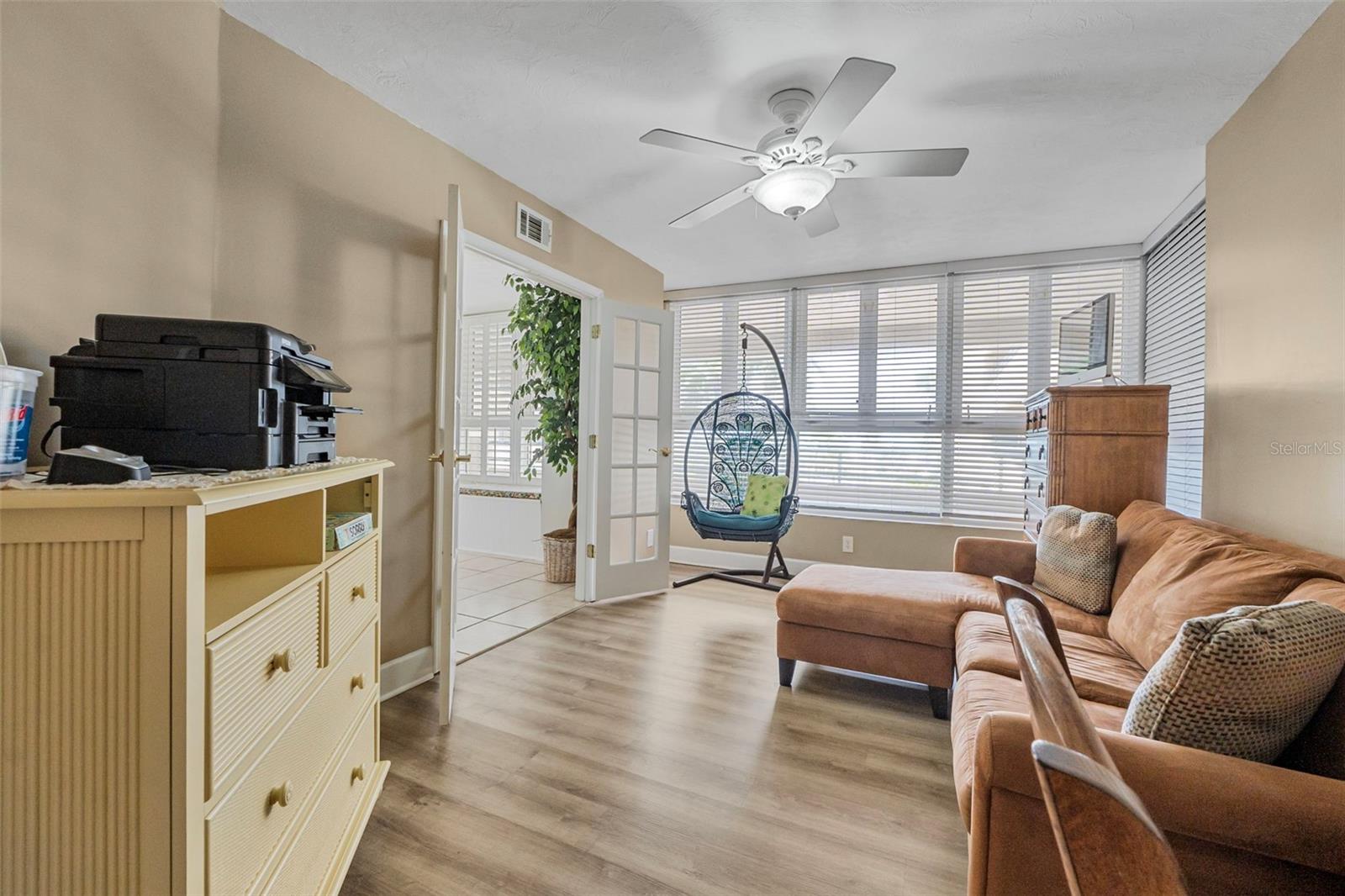 Image 10 of 46 For 4575 Atlantic Avenue 6205