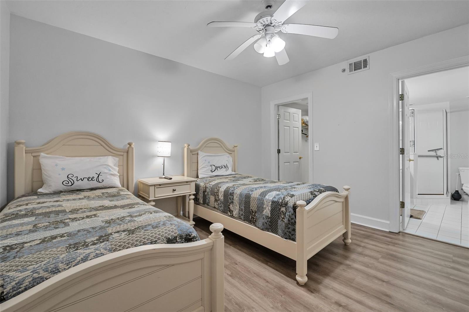 Image 18 of 46 For 4575 Atlantic Avenue 6205