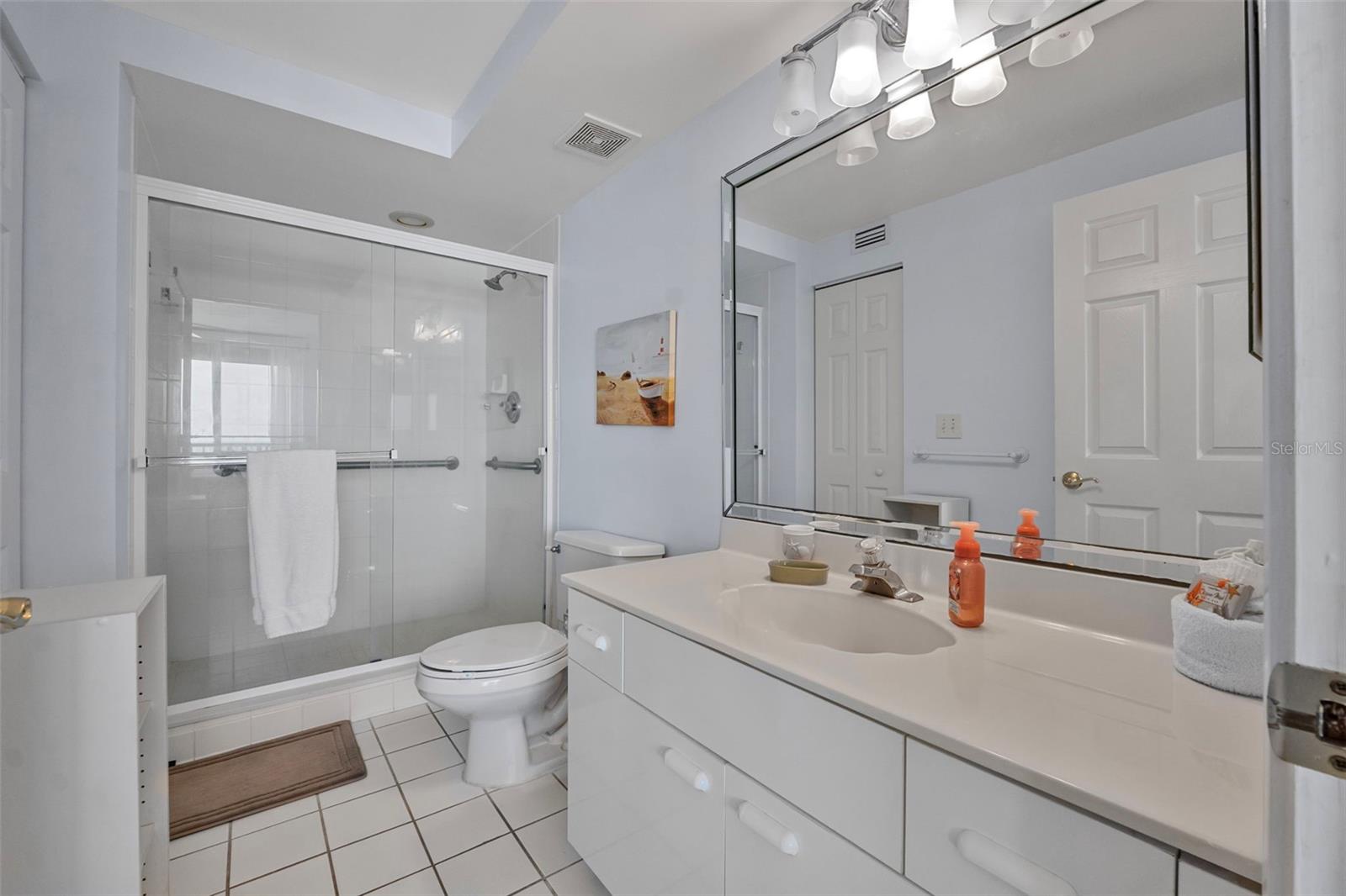 Image 32 of 46 For 4575 Atlantic Avenue 6205