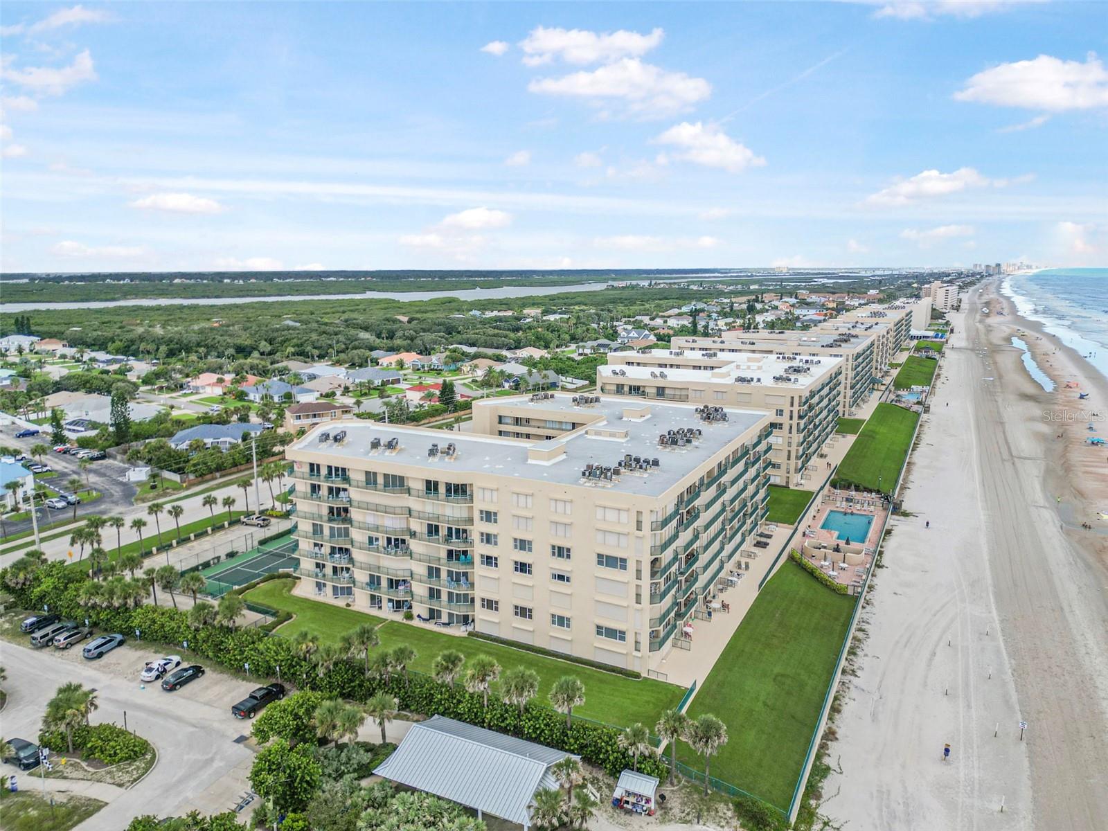 Image 37 of 46 For 4575 Atlantic Avenue 6205