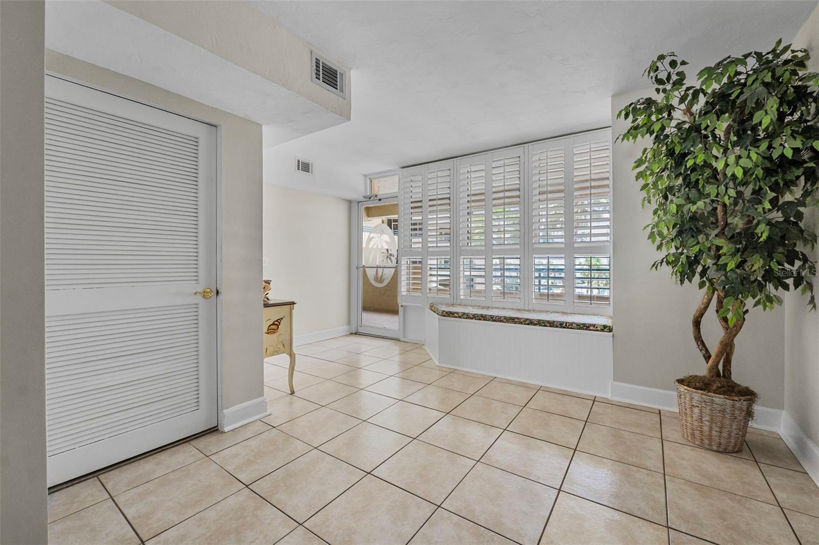 Image 7 of 46 For 4575 Atlantic Avenue 6205