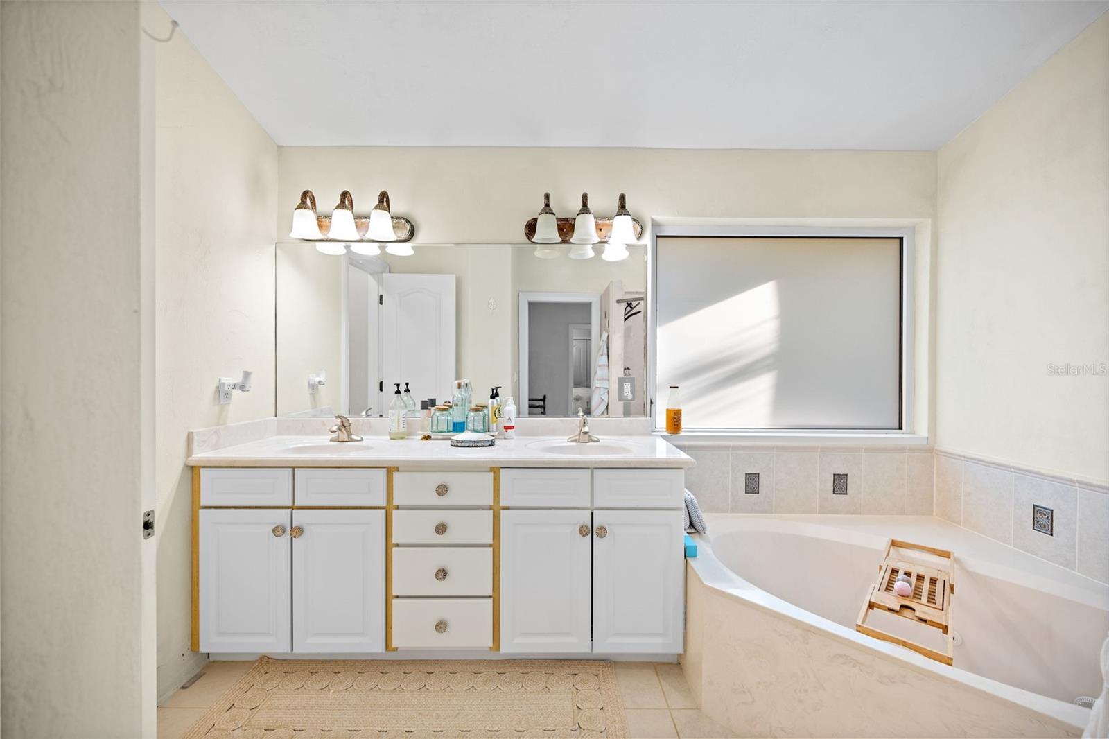 Image 15 of 58 For 2300 Stonebridge Way