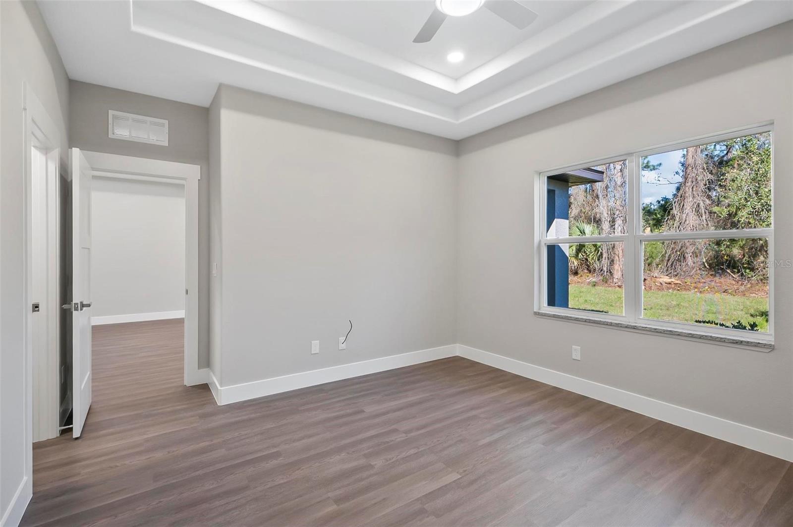 Image 16 of 32 For 4 Sleigh Bell Place A,b