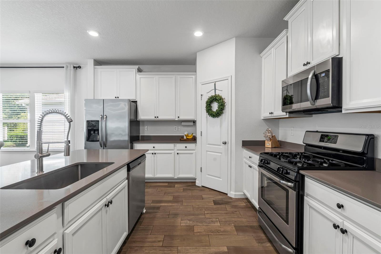 Image 11 of 63 For 250 King George Avenue