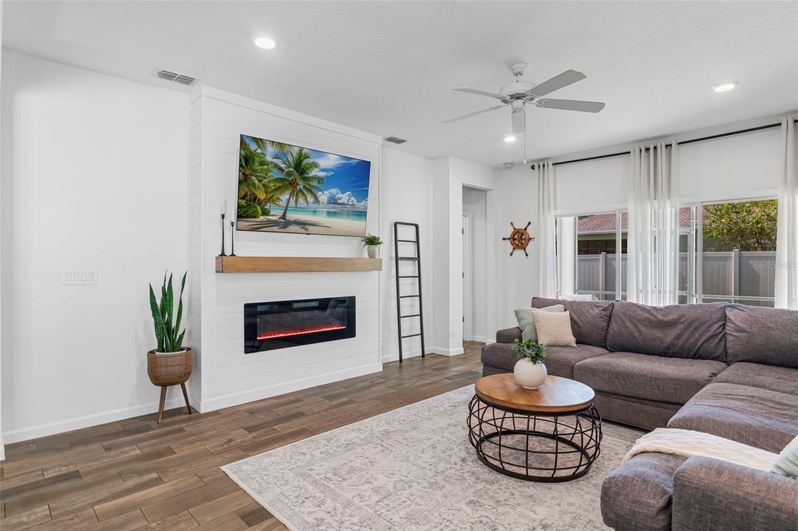 Image 18 of 63 For 250 King George Avenue