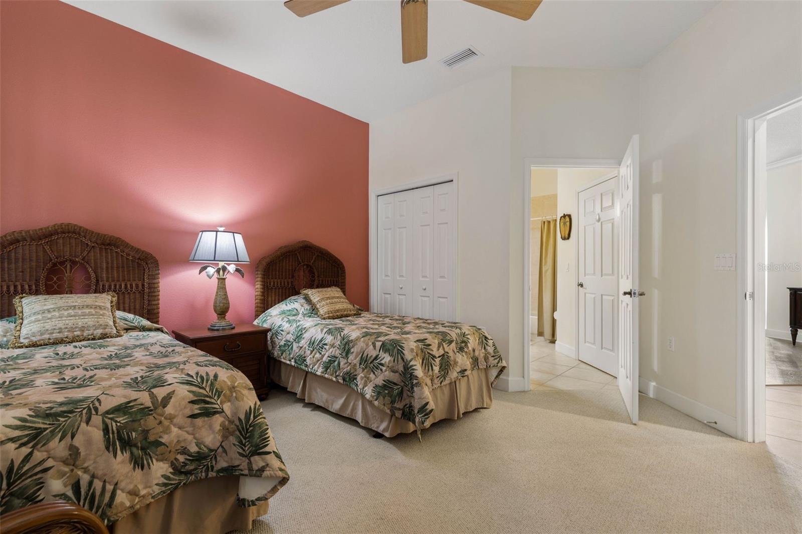 Image 25 of 81 For 35 Ocean Crest Way 1124