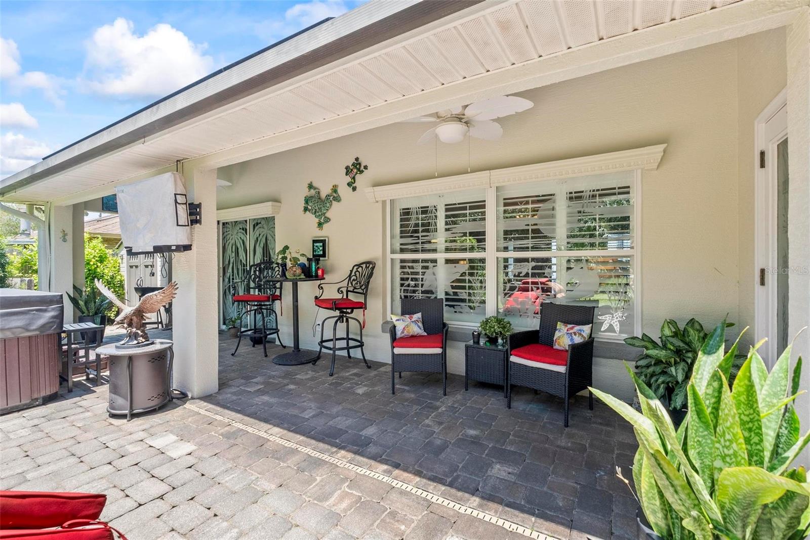 Image 46 of 68 For 646 Hand Avenue