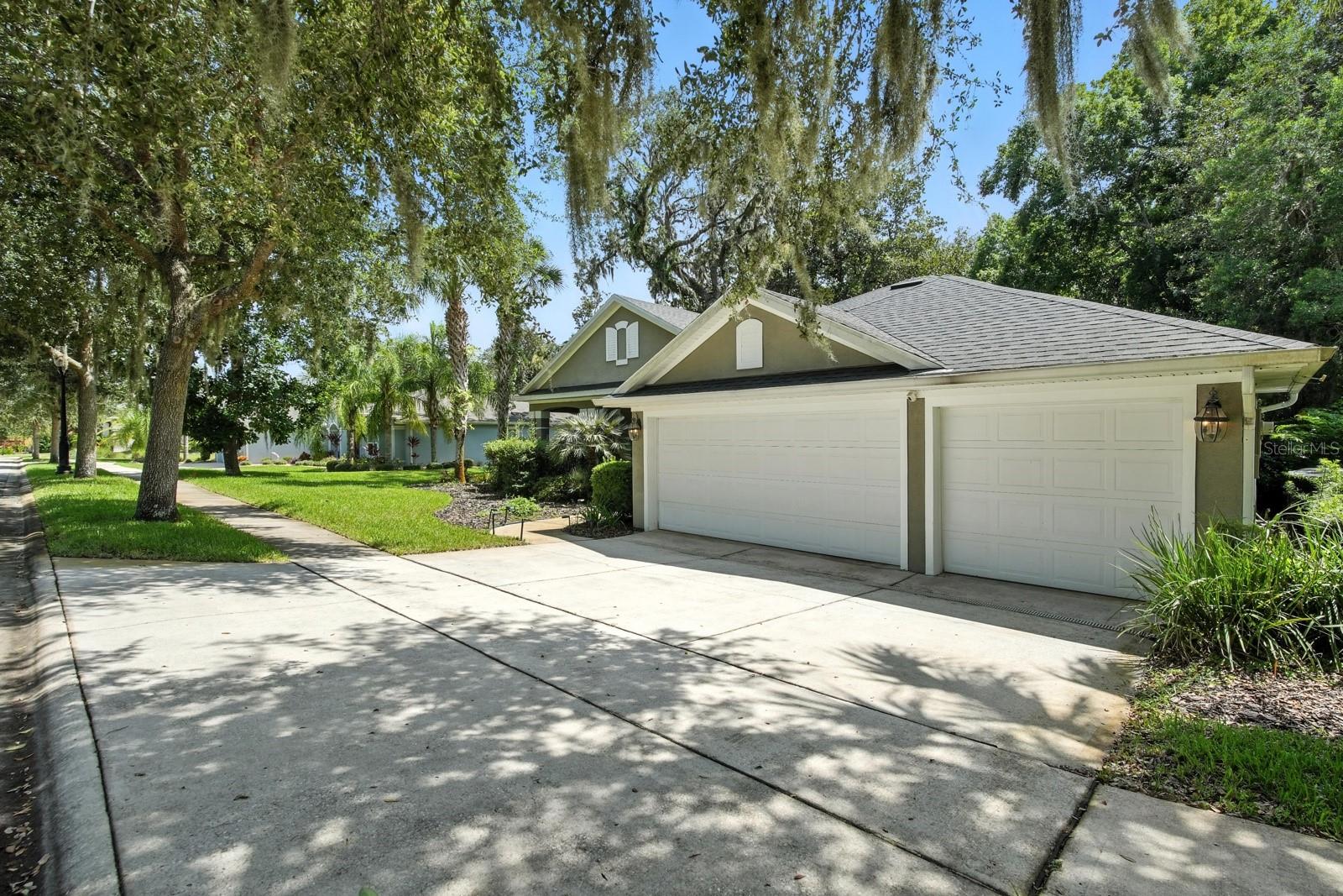 Image 40 of 65 For 9 Creekside Drive