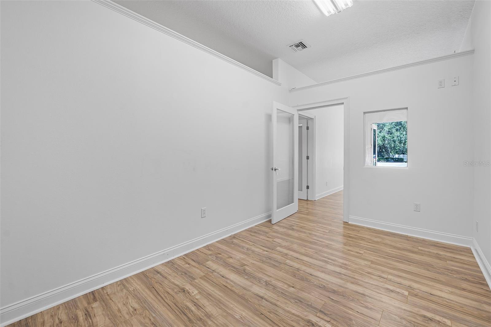 Image 4 of 8 For 2 Armand Beach Drive 1b