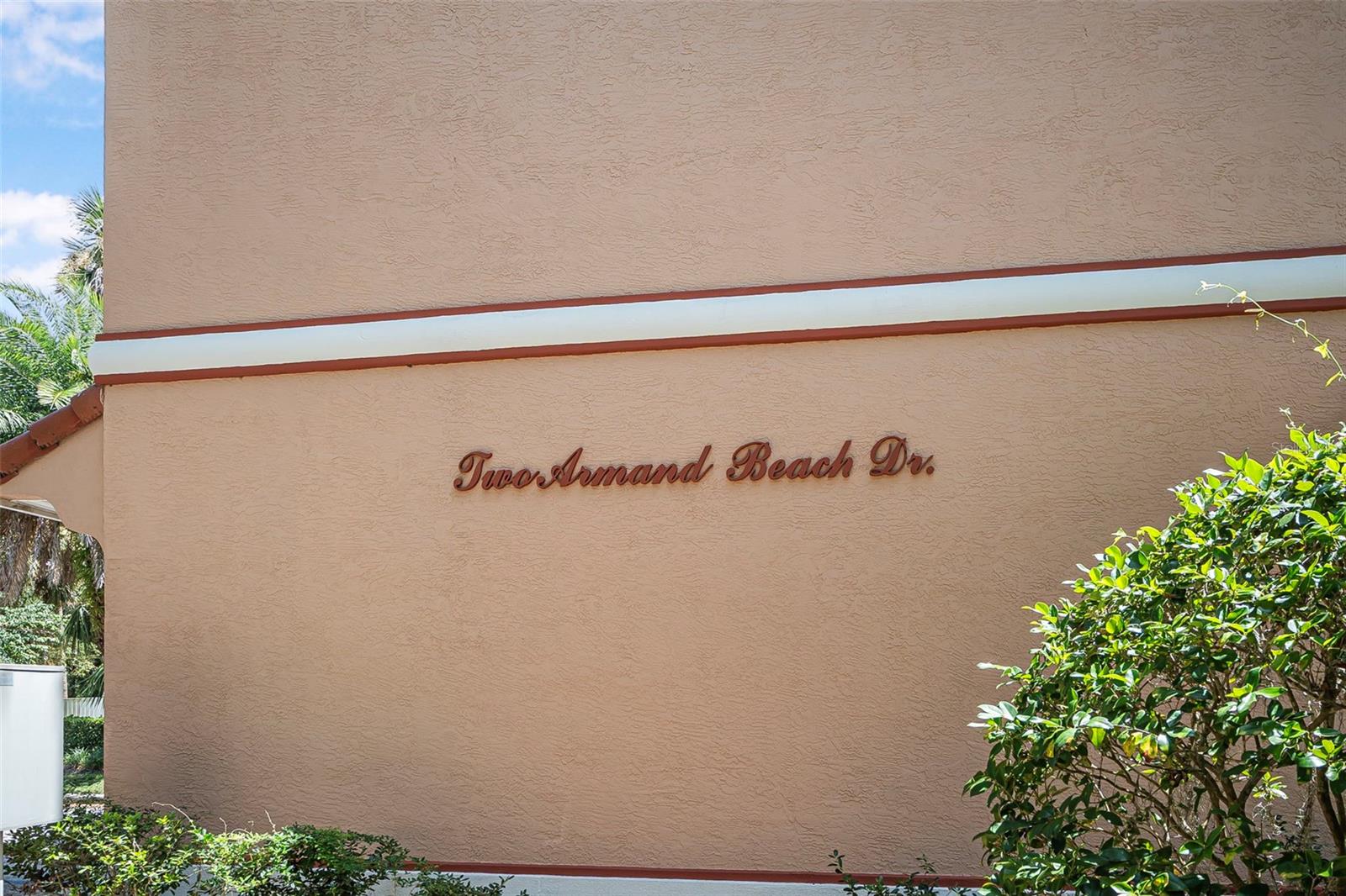 Image 7 of 8 For 2 Armand Beach Drive 1b