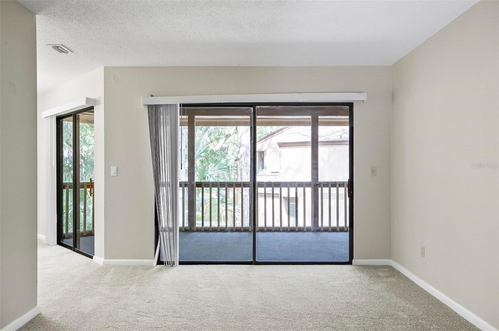 Image 23 of 44 For 14 Oakmont Court 14