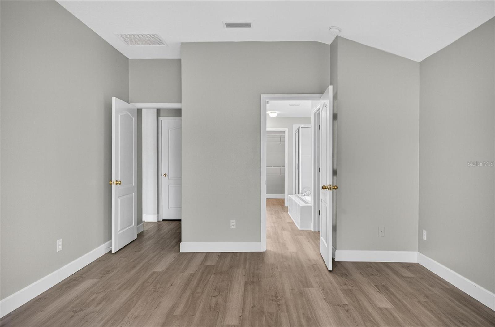 Image 31 of 63 For 37 Burnside Drive